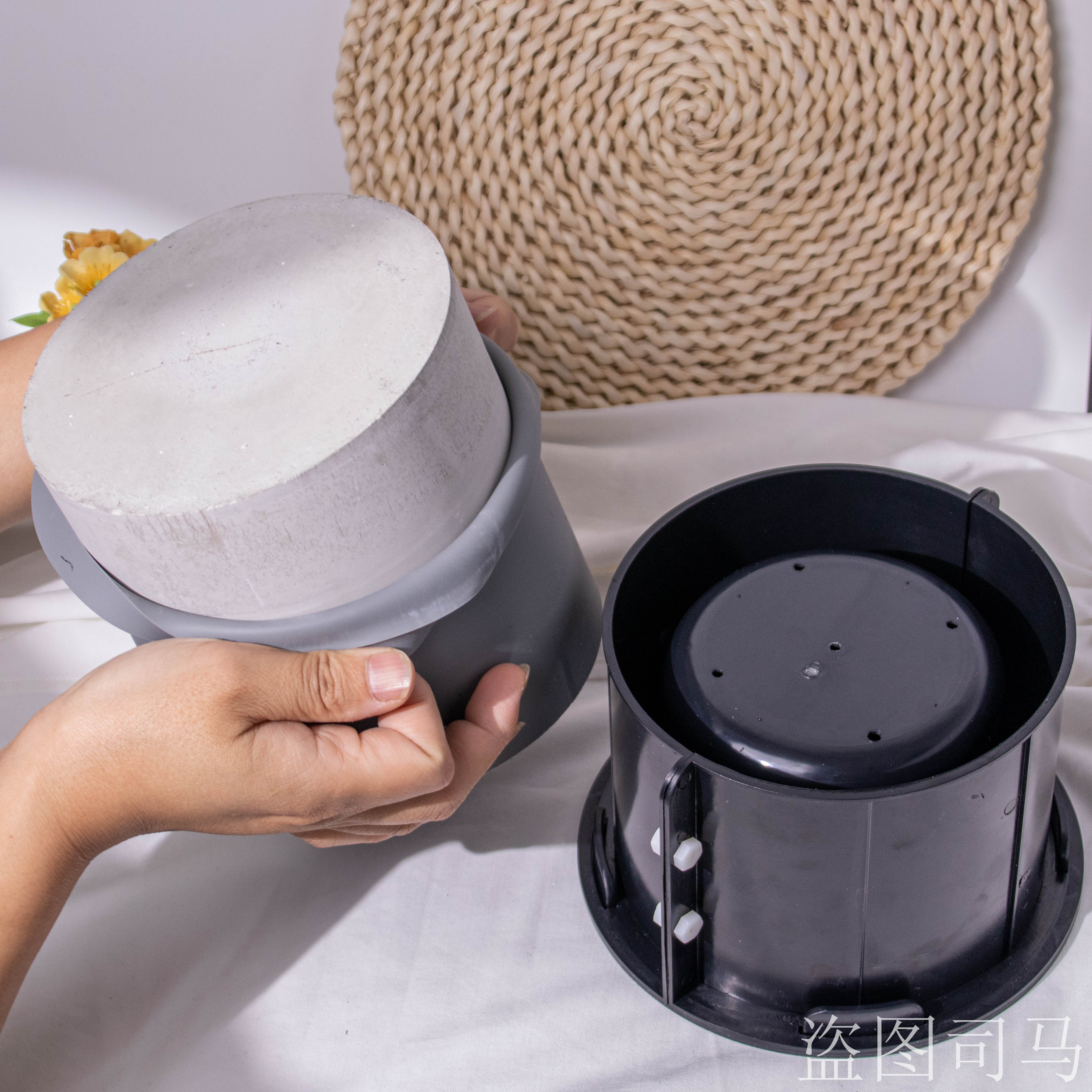 Large Round Flower Pot Cement  - Potsticker Mold reseña y precio